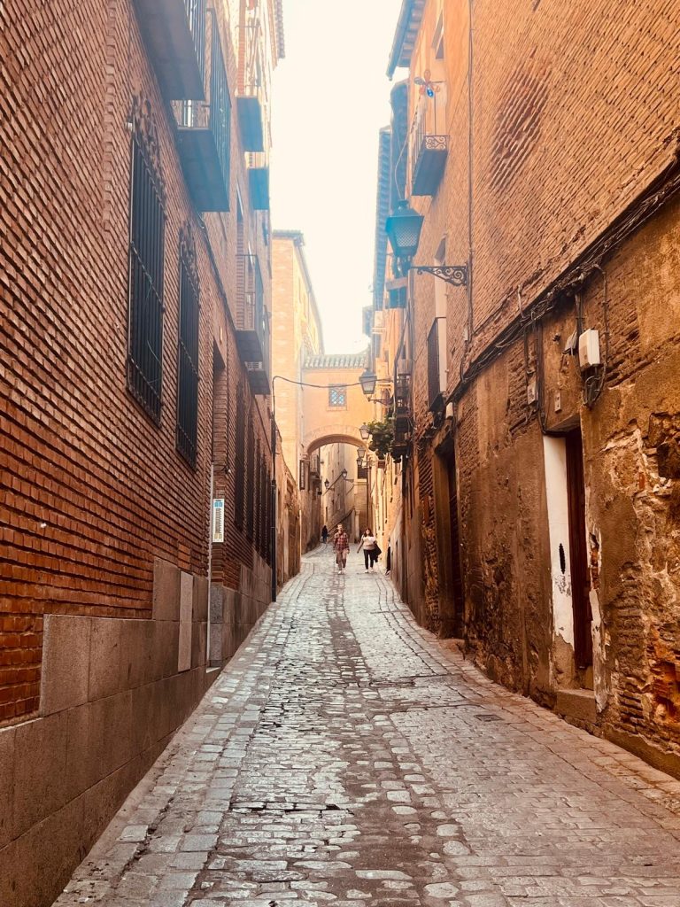 Calle del Ángel en una visita a Toledo